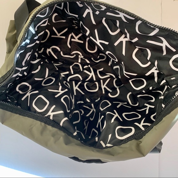 KOKO Large Zip Tote - Picture 8 of 12